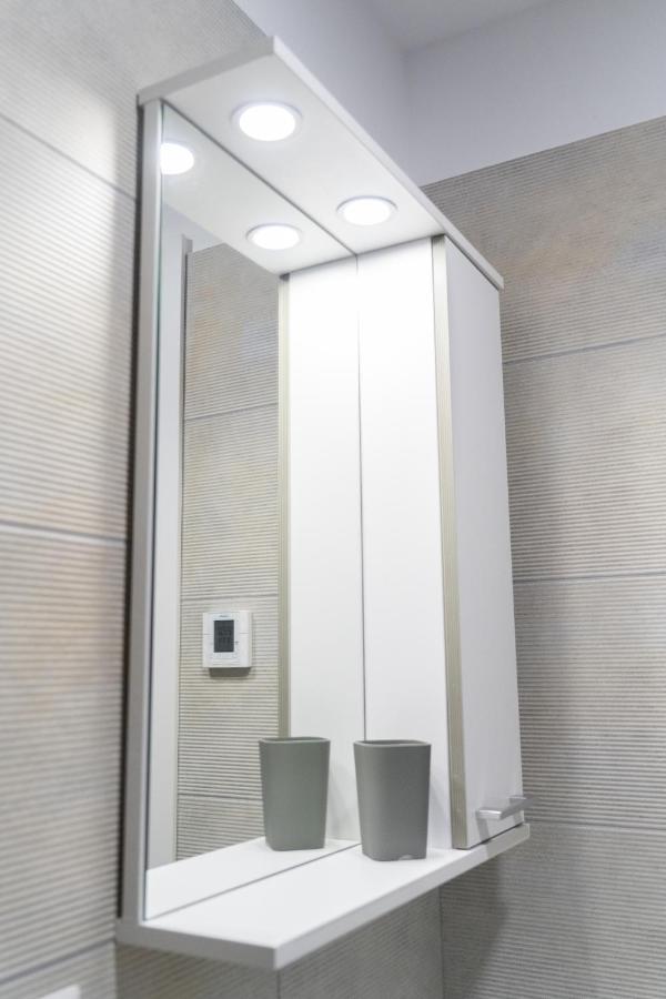 Citadela North 1Br Apartment W Security And Self Check In Bucharest Luaran gambar